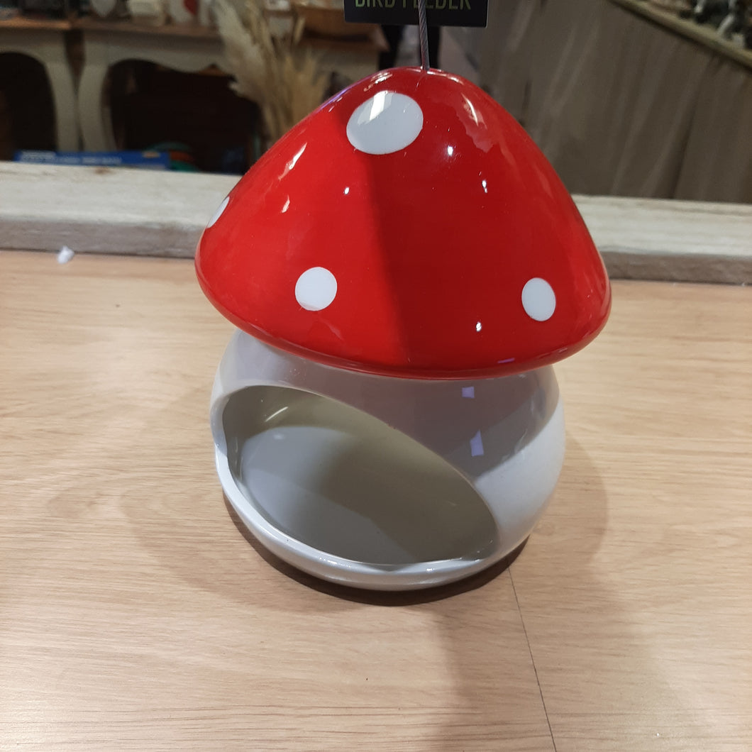 Mushroom bird feeder